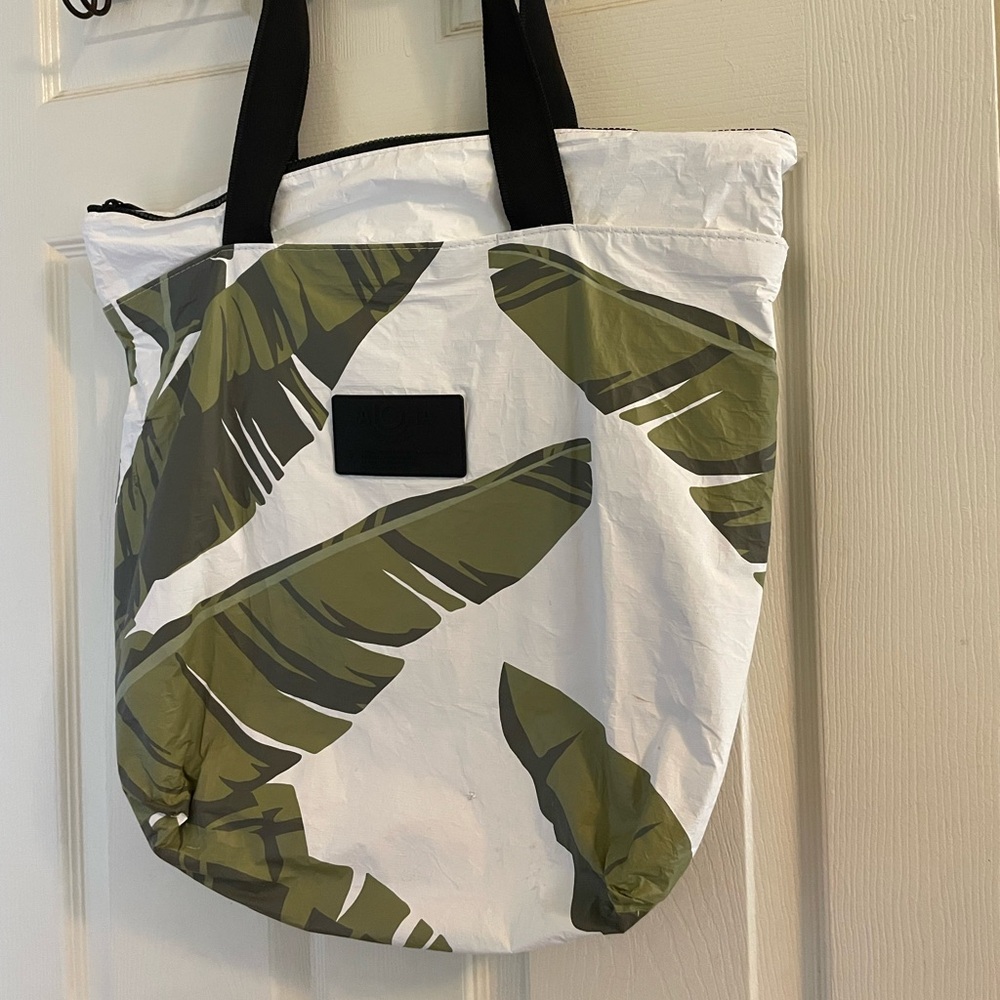 ALOHA Collection | Day Tripper